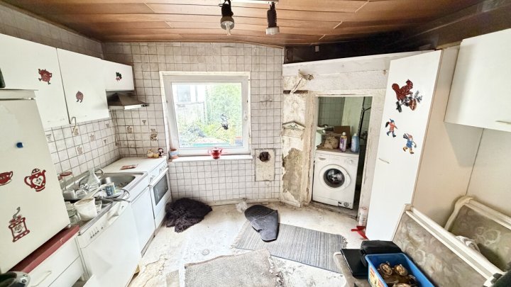 Sanierungsbedürftiges Ein- bis Zweifamilienhaus mit viel Potenzial
