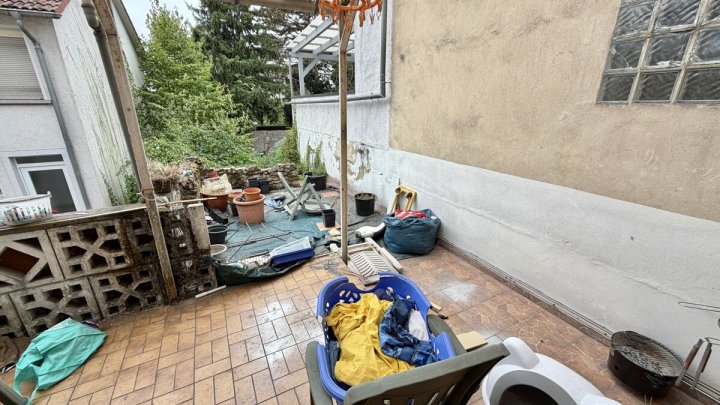 Sanierungsbedürftiges Ein- bis Zweifamilienhaus mit viel Potenzial
