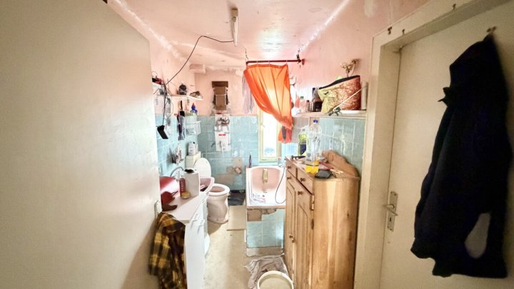 Sanierungsbedürftiges Ein- bis Zweifamilienhaus mit viel Potenzial