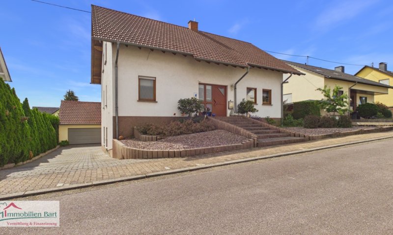 ORSCHOLZ: WOHNHAUS MIT 4 SCHLAFZ., DOPPELGARAGE, GARTEN IN TOP WOHNLAGE!