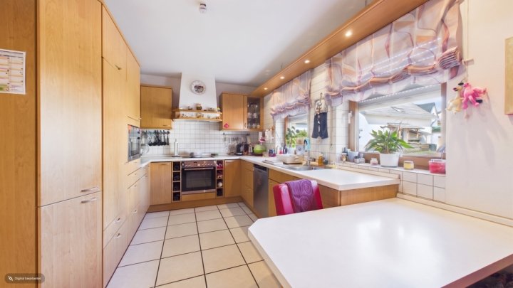 ORSCHOLZ: WOHNHAUS MIT 4 SCHLAFZ., DOPPELGARAGE, GARTEN IN TOP WOHNLAGE!