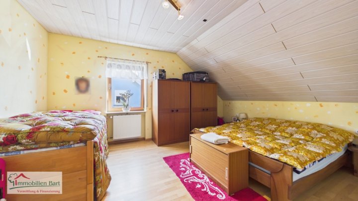 ORSCHOLZ: WOHNHAUS MIT 4 SCHLAFZ., DOPPELGARAGE, GARTEN IN TOP WOHNLAGE!