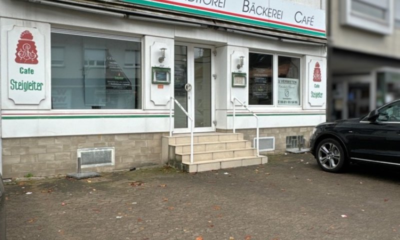 Gastro- / Büro- oder Praxisfläche in zentraler Lage mit Stellplätzen