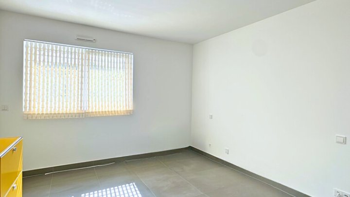 Neuwertiges luxuriöses + energieeffizientes Penthouse mit EBK + 2 TG-Stellplätzen