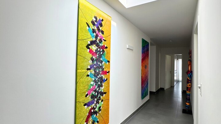 Neuwertiges luxuriöses + energieeffizientes Penthouse mit EBK + 2 TG-Stellplätzen
