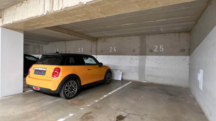Neuwertiges luxuriöses + energieeffizientes Penthouse mit EBK + 2 TG-Stellplätzen
