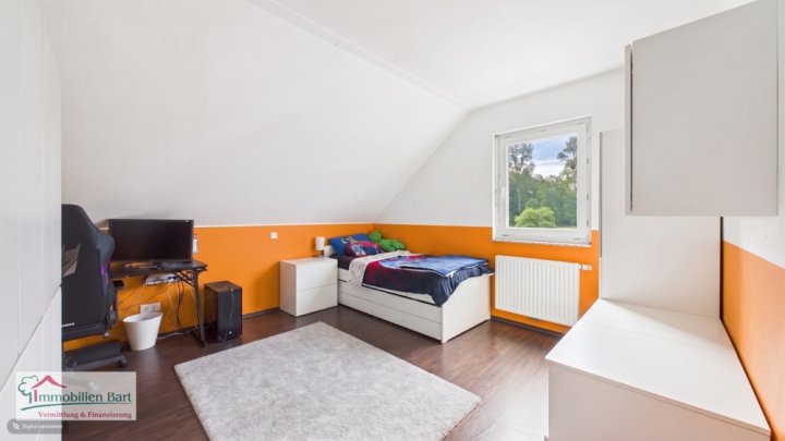 GRENZNÄHE LUXEMBURG: DHH / 3-4 SZ / GARAGE / GARTEN IN PERL-BORG!