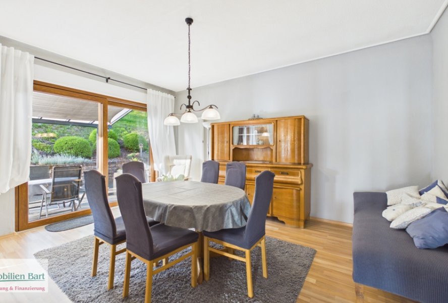 EG Esszimmer mit Zugang zur Terrasse