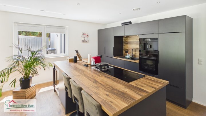 GRENZE LUXEMBURG: 

MODERNES UND GROßZÜGIGES ZUHAUSE MIT EINLIEGERWOHNUNG UND DOPPELGARAGE!