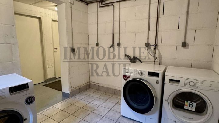 SCHÖNE WOHNUNG MIT TERRASSE UND GARTEN SOWIE TG-STELLPLATZ - SOFORT FREI