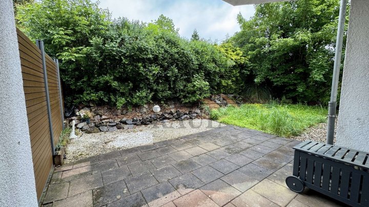 SCHÖNE WOHNUNG MIT TERRASSE UND GARTEN SOWIE TG-STELLPLATZ - SOFORT FREI