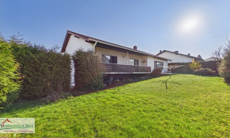 BESSERINGEN / HÖHENLAGE: BUNGALOW MIT ELW IN TOP WOHNLAGE