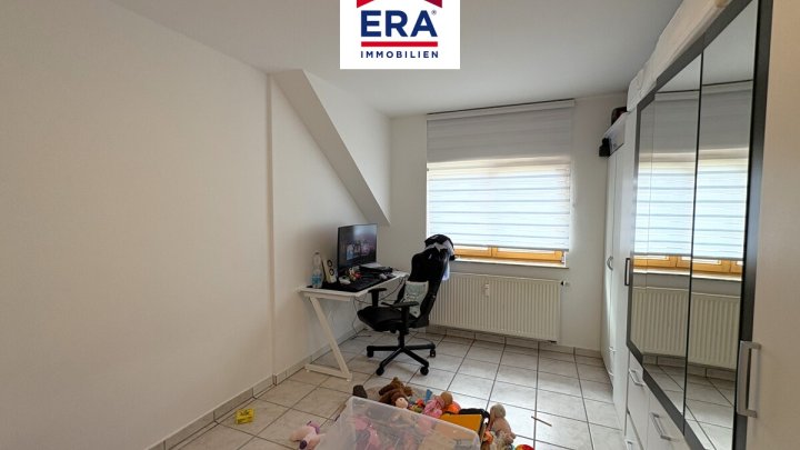 MEHRFAMILIENHAUS, RENDITEOBJEKT, RUHIGE NEBENSTRASSE IN ENSDORF