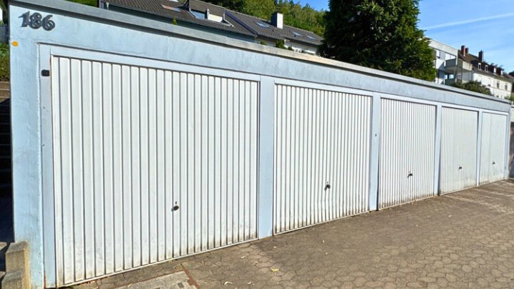Uni-Nähe: Schöne 3 1/2 ZKB-Wohnung mit Kamin & Loggia, zentral in Saarbrücken-Scheidt