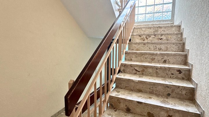Uni-Nähe: Schöne 3 1/2 ZKB-Wohnung mit Kamin & Loggia, zentral in Saarbrücken-Scheidt