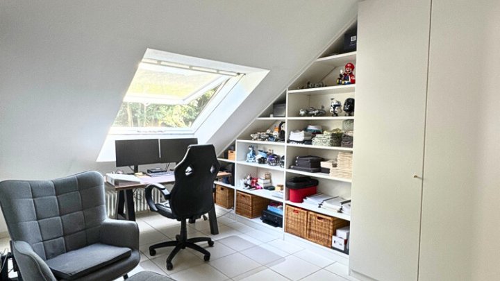 Uni-Nähe: Schöne 3 1/2 ZKB-Wohnung mit Kamin & Loggia, zentral in Saarbrücken-Scheidt