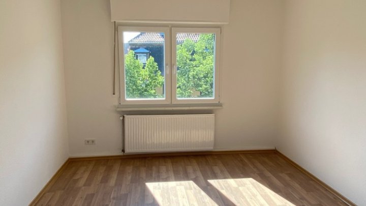 Helle renovierte 4-ZKB Wohnung in verkehrsgünstiger Lage