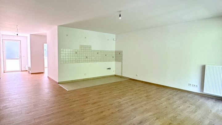 Erstbezug - Sanierte 2-ZKB Erdgeschosswohnung in zentraler Lage