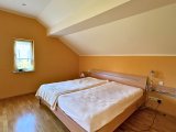 Schlafzimmer 1 DG
