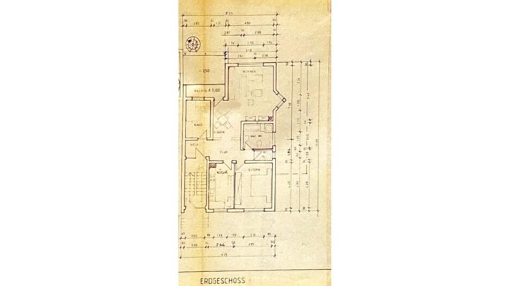 Gepflegtes 2-3 Familienhaus mit Garten + Garage, sofort verfügbar