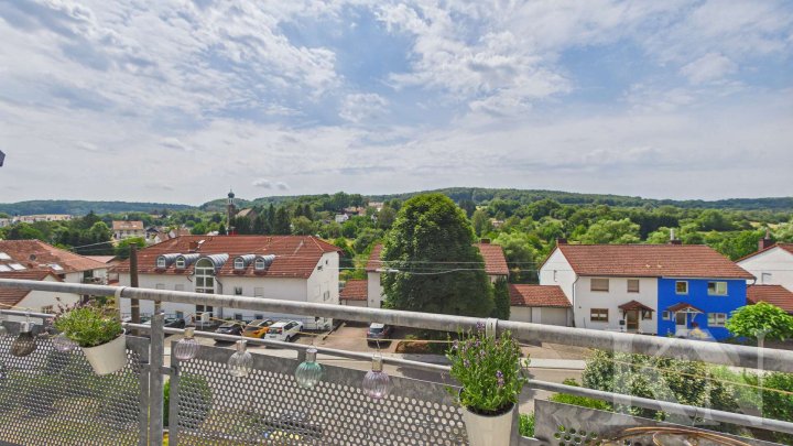 Gepflegte Eigentumswohnung mit Fernblick und Balkon in Saarbrücken-Eschringen