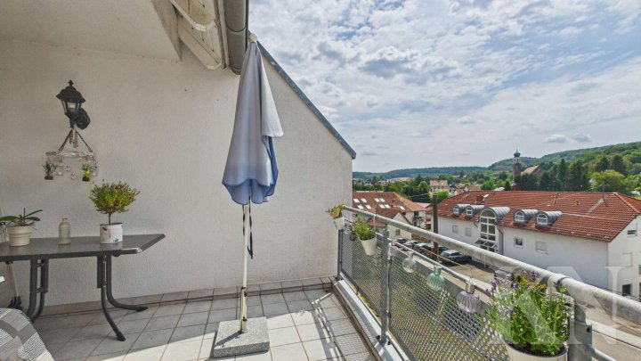 Gepflegte Eigentumswohnung mit Fernblick und Balkon in Saarbrücken-Eschringen
