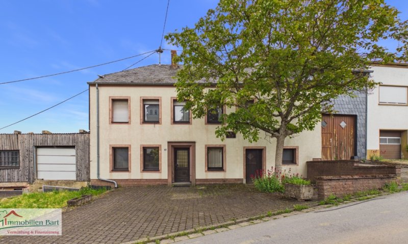 GRENZE L-REMICH: RENOVIERUNGSBEDÜRFTIGES BAUERNHAUS MIT GROßER SCHEUNE IN METTLACH-FAHA