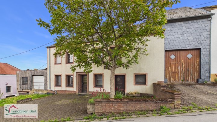 GRENZE L-REMICH: RENOVIERUNGSBEDÜRFTIGES BAUERNHAUS MIT GROßER SCHEUNE IN METTLACH-FAHA