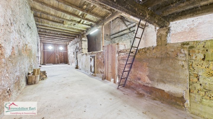 GRENZE L-REMICH: RENOVIERUNGSBEDÜRFTIGES BAUERNHAUS MIT GROßER SCHEUNE IN METTLACH-FAHA