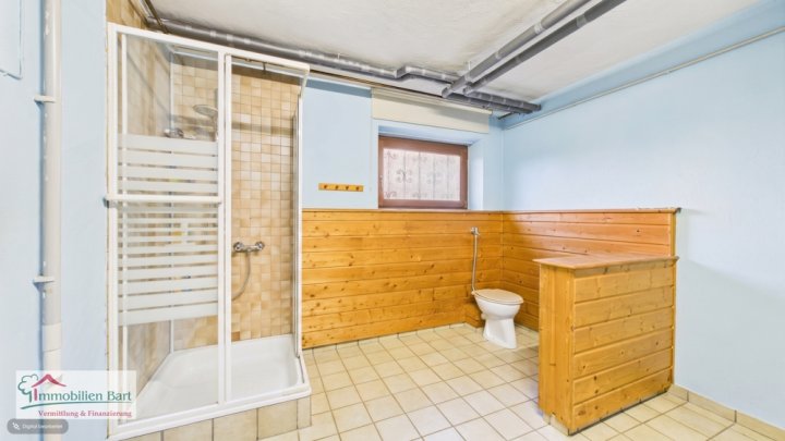 GEPFLEGTES WOHNHAUS MIT TOLLEM GARTEN!