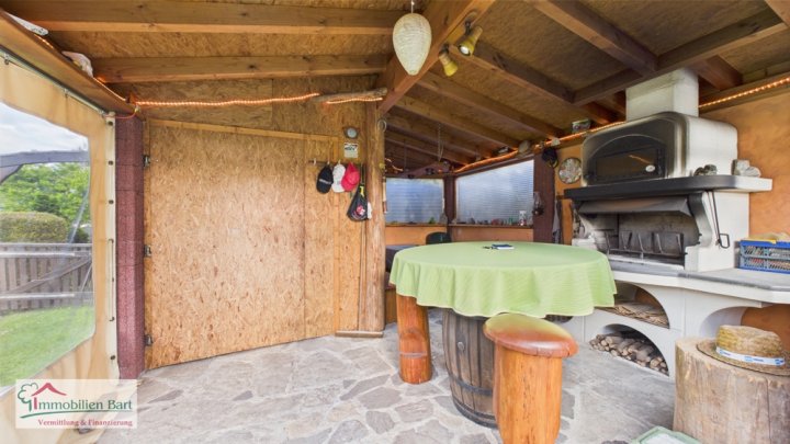 GEPFLEGTES WOHNHAUS MIT TOLLEM GARTEN!