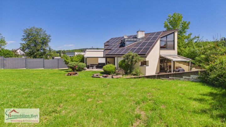 FREMERSDORF: ARCHITEKTENHAUS / EINLIEGERWOHNUNG / GARTEN / GARAGE!