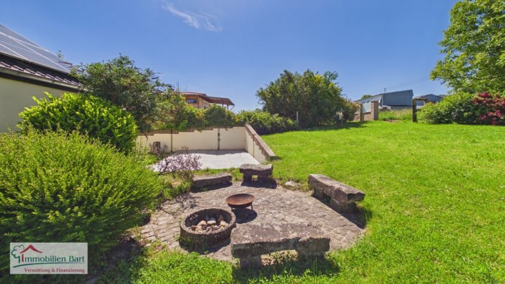 FREMERSDORF: ARCHITEKTENHAUS / EINLIEGERWOHNUNG / GARTEN / GARAGE!