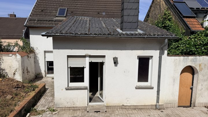 Sanierungsobjekt für Handwerker / Anleger in ruhiger Lage