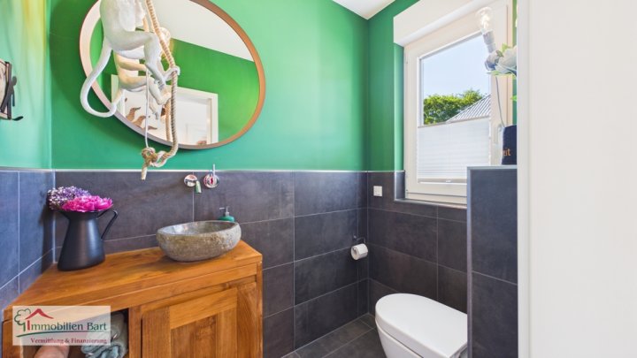 TRAUMHAUS IN WEISKIRCHEN: BUNGALOW MIT 3 SZ / 2 GARAGEN / TOLLER GARTEN!