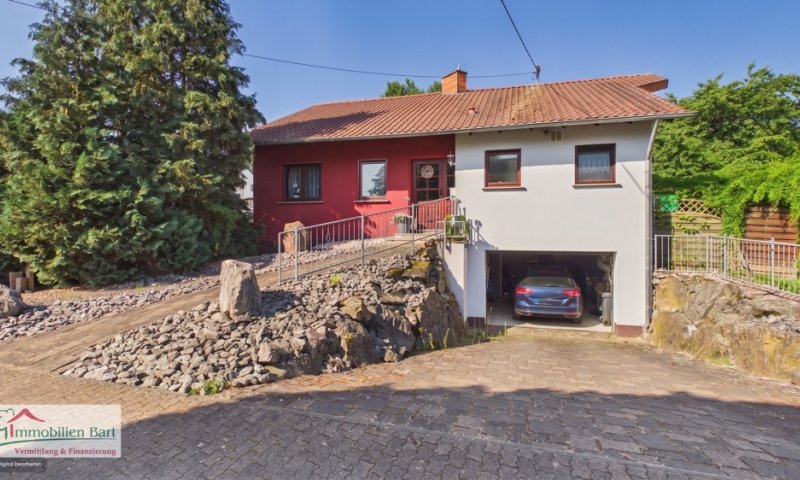 MERZIG-FITTEN: SEHR GEPFLEGTES WOHNHAUS MIT DOPPELGARAGE UND GARTEN MIT FERNSICHT!