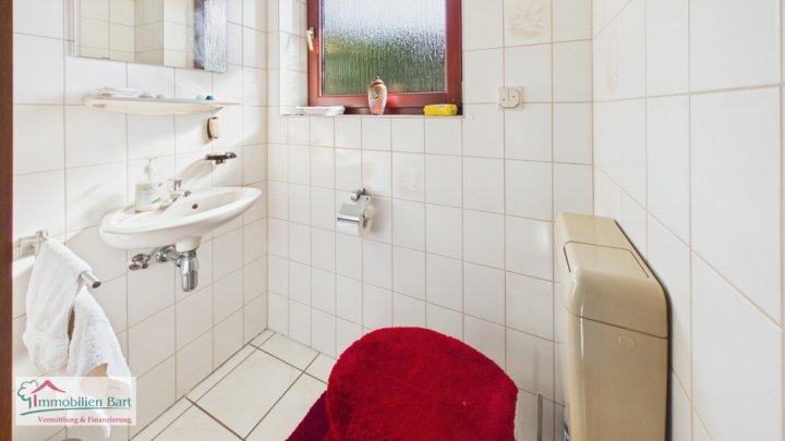 MERZIG-FITTEN: SEHR GEPFLEGTES WOHNHAUS MIT DOPPELGARAGE UND GARTEN MIT FERNSICHT!