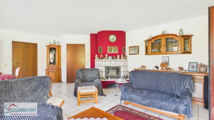 MERZIG-FITTEN: SEHR GEPFLEGTES WOHNHAUS MIT DOPPELGARAGE UND GARTEN MIT FERNSICHT!