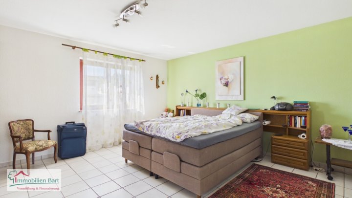 MERZIG-FITTEN: SEHR GEPFLEGTES WOHNHAUS MIT DOPPELGARAGE UND GARTEN MIT FERNSICHT!