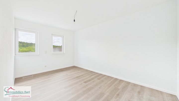 L-STADTBREDIMUS: NEUBAU DHH / 128 M² / 3 SZ / RUHIGE WOHNLAGE
