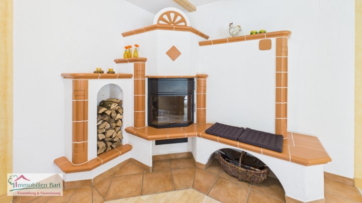 GROßES WOHNHAUS MIT POOL UND EIGENEM WALD IN WADERN-NOSWENDEL