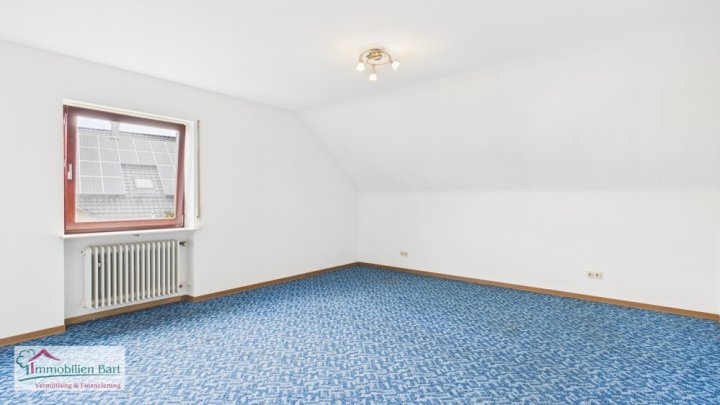 SOFORT VERFÜGBAR: WOHNHAUS MIT 2 WOHNEINHEITEN IN TOP LAGE VON ORSCHOLZ