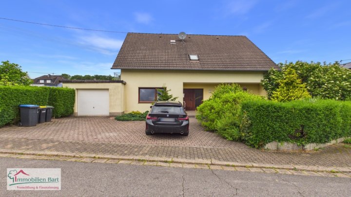 SOFORT VERFÜGBAR: WOHNHAUS MIT 2 WOHNEINHEITEN IN TOP LAGE VON ORSCHOLZ
