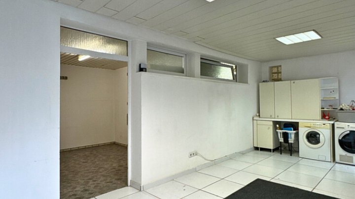 Großzügiges Wohn- und Geschäftshaus, 410m² Gesamtfläche in ruhiger Seitenstraße