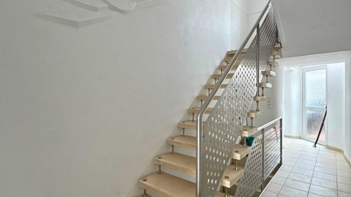 Großzügiges Wohn- und Geschäftshaus, 410m² Gesamtfläche in ruhiger Seitenstraße