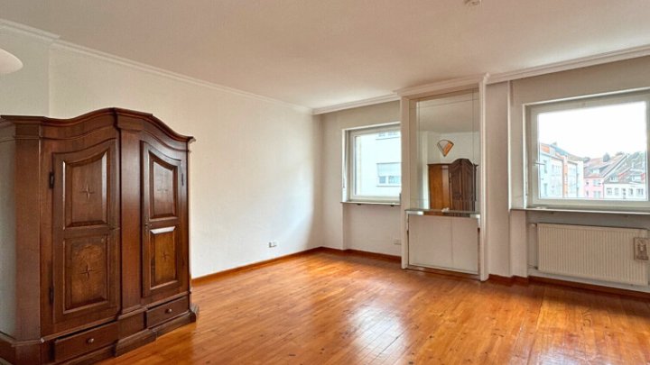 Großzügiges Wohn- und Geschäftshaus, 410m² Gesamtfläche in ruhiger Seitenstraße