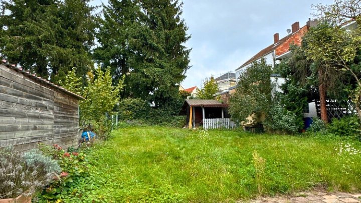 Großzügiges Wohn- und Geschäftshaus, 410m² Gesamtfläche in ruhiger Seitenstraße
