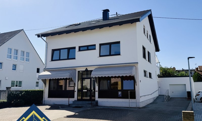 Modernisierte Dachgeschosswohnung im Erstbezug - 3-ZKB mit Einbauküche und Stellplatz in Rehlingen