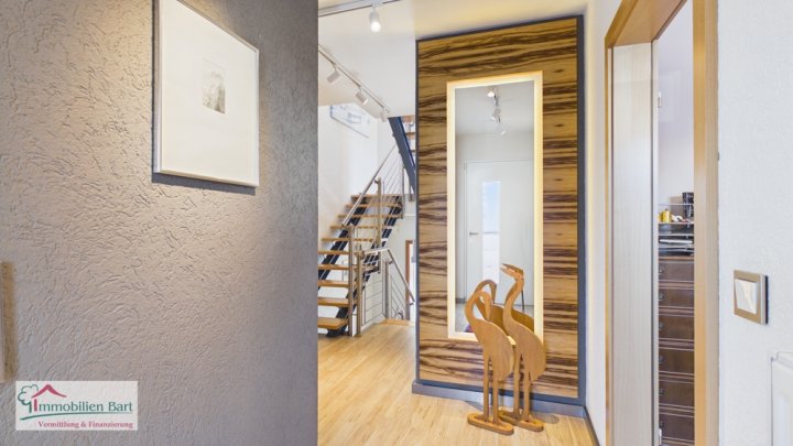 SEHR GEPFLEGTES WOHNHAUS MIT TOLLEM GARTENGRUNDSTÜCK IN TOP WOHNLAGE