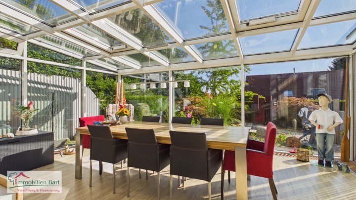 SEHR GEPFLEGTES WOHNHAUS MIT TOLLEM GARTENGRUNDSTÜCK IN TOP WOHNLAGE